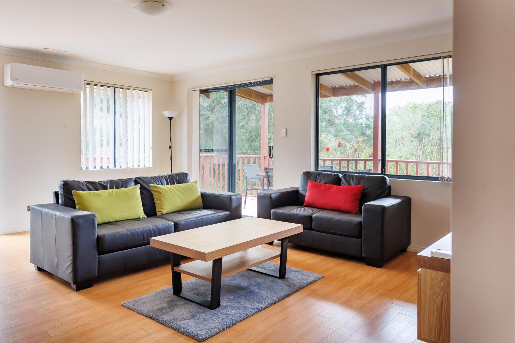 Cosy Corner By The Bnb Collection ألباني المظهر الخارجي الصورة